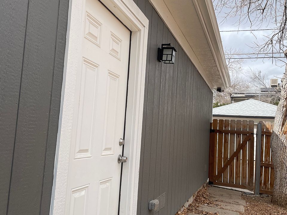 Garage side door to gate
