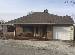 107 E Franklin St, Staunton, IN 47881