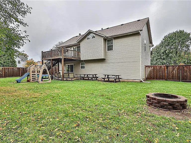 3 bed, 1568 sqft, $1,850 — Photo 3
