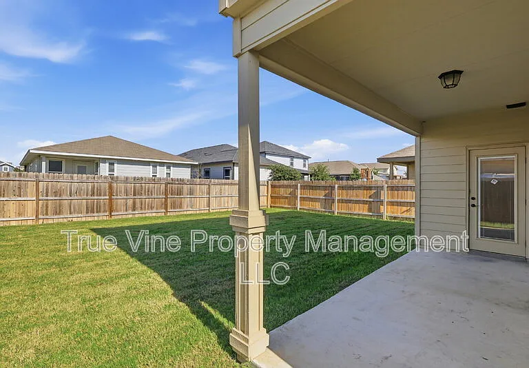 114 Katy Way — Photo 4