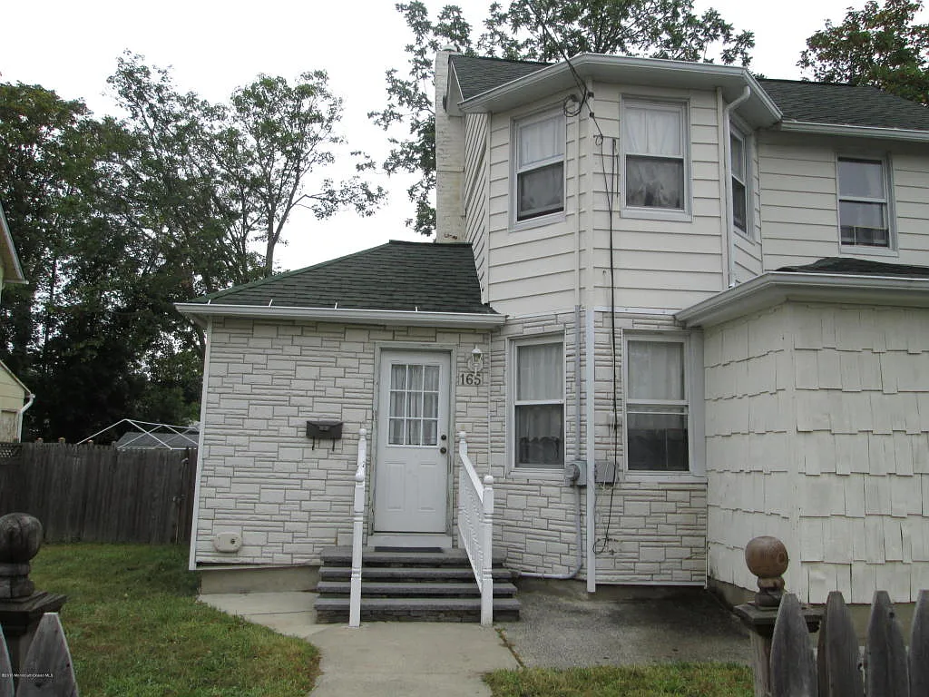 165 7th Ave photo 1