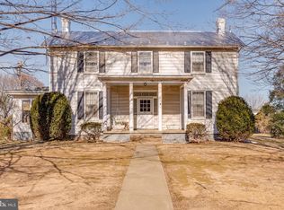 911 Keyes Ferry Rd, Charles Town, WV 25414