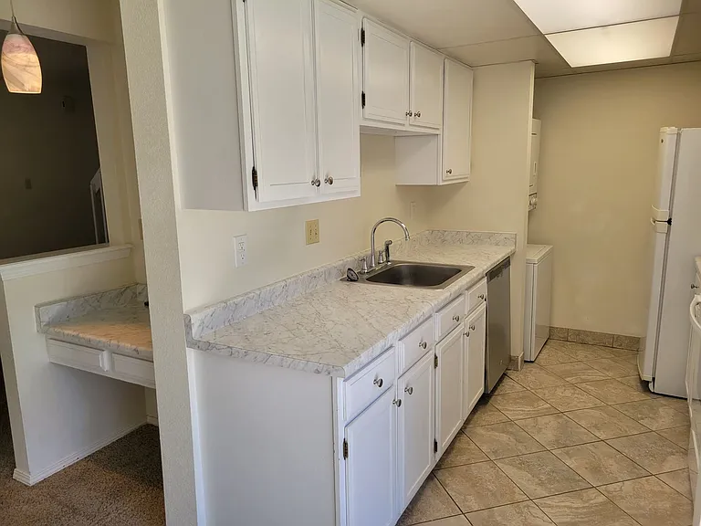 5129 Rainbow Harbour Cir — Photo 8