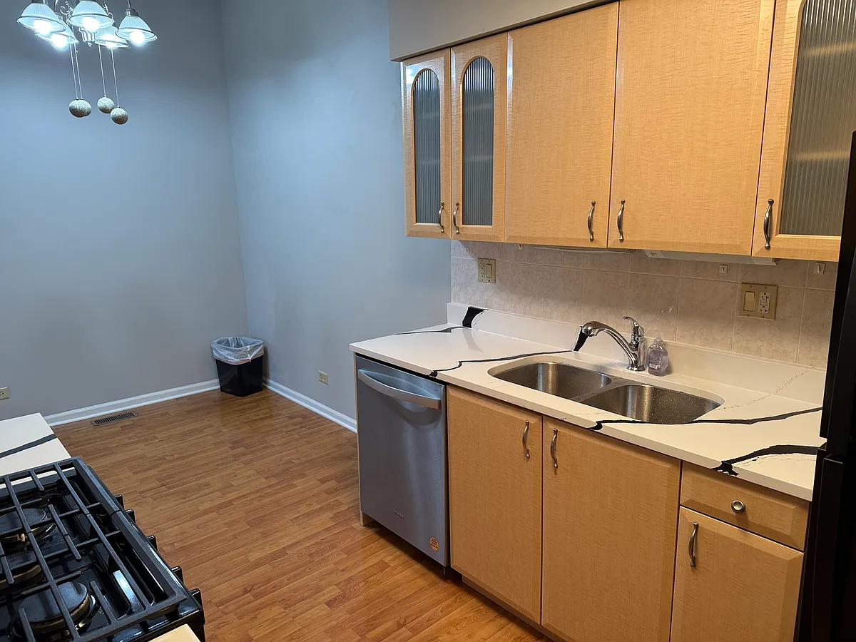 Building Photo - 410 Ashwood Ct