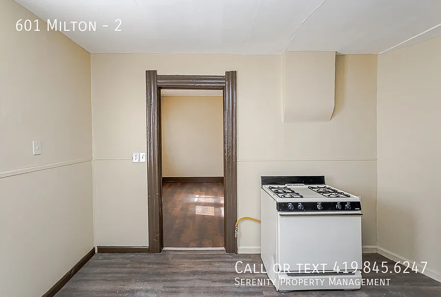 Simple, Comfortable 1 Bed / 1 Bath First Floor with Private Entry *Available September 1, 2026!* — Photo 4
