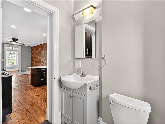 4th image of 2228 Gravois Ave #2W