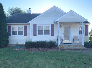 199 Old Farm Rd, Riverhead, NY 11901