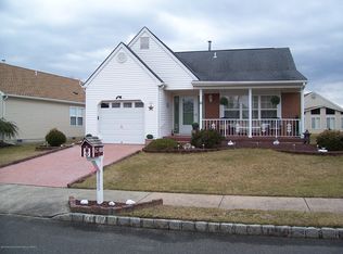 111 Portsmouth Dr, Toms River, NJ 08757