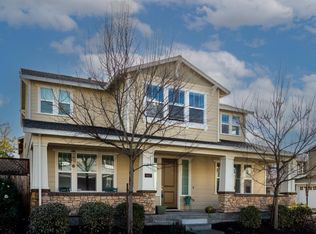 1647 Winterberry Ln, Rohnert Park, CA 94928