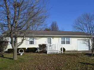 415 Janet Dr, Centralia, IL