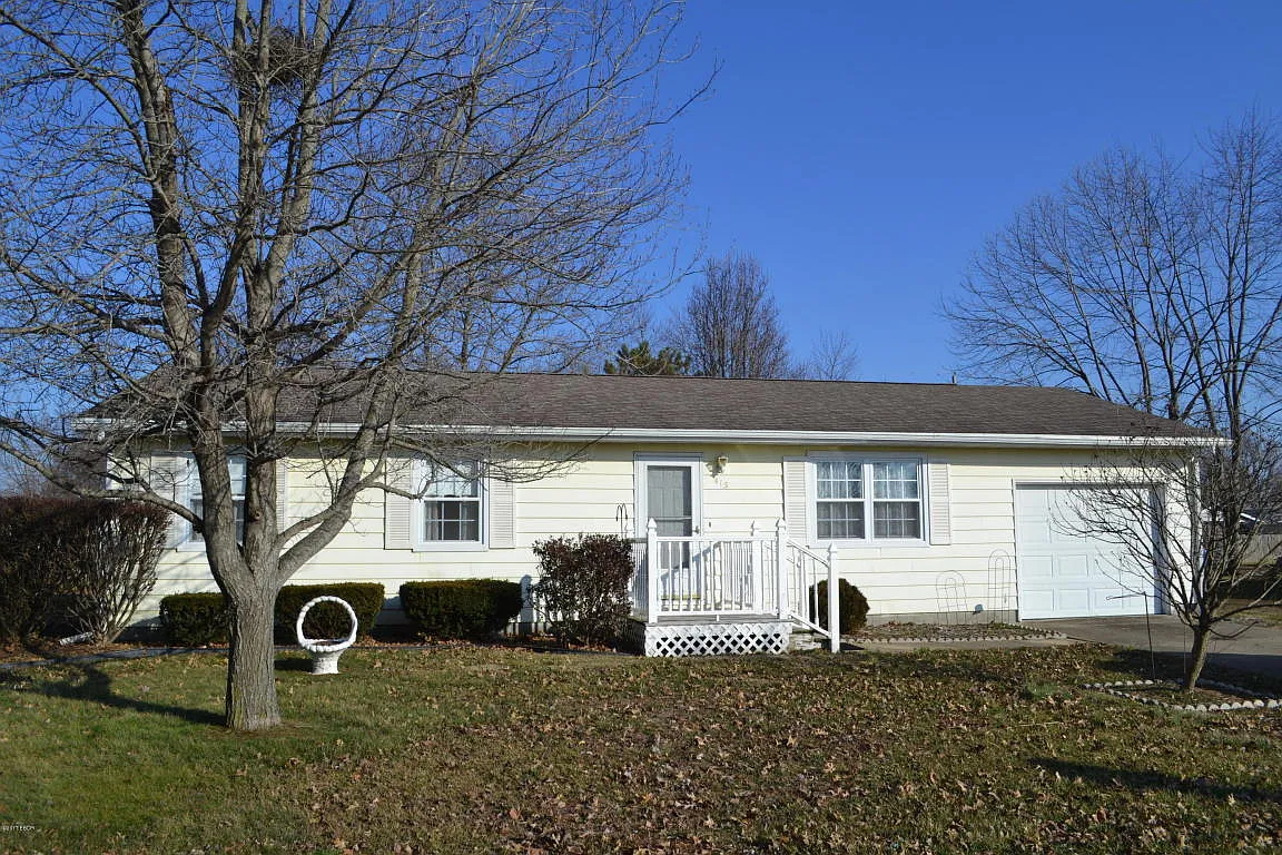 415 Janet Dr photo 1
