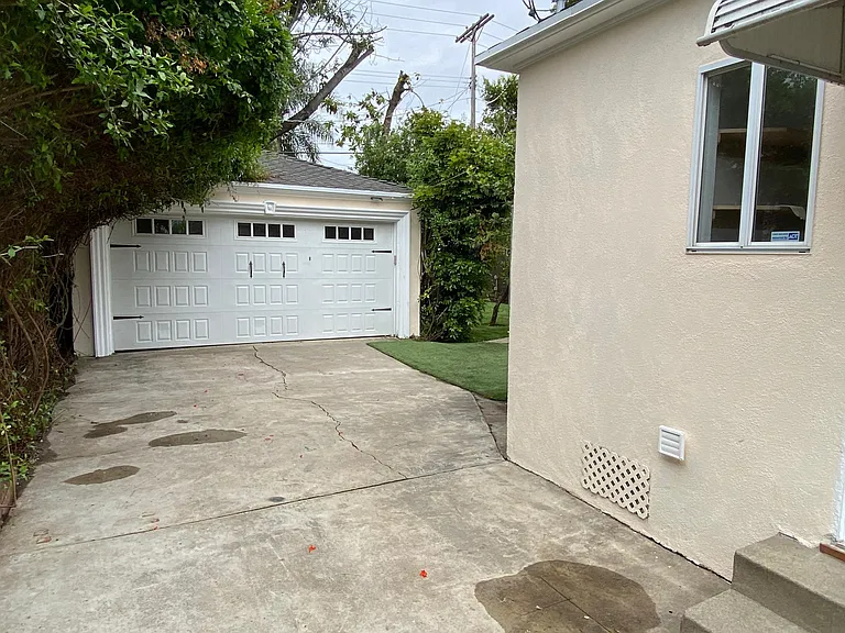 2710 Stoner Ave — Photo 4