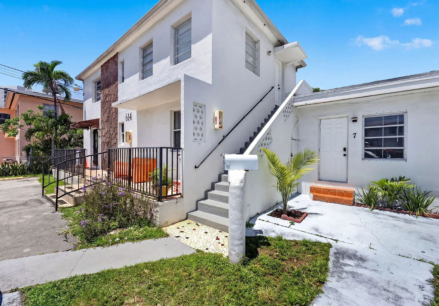 2 bed, 1.0 bath, $2,350 — Photo 1
