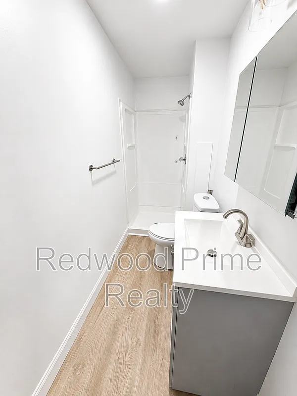 1 bed, 1.0 bath, $975 — Photo 3