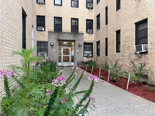 Rented by CITY SPHERE | media 18