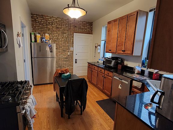 4th image of 2654 N Ashland Ave APT 2R