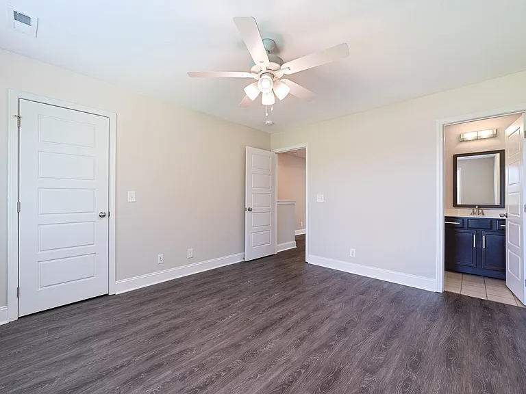 204 Drayton Dr — Photo 8