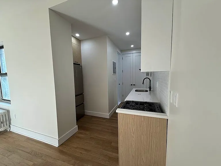 367 S 5th St #3H — Photo 5