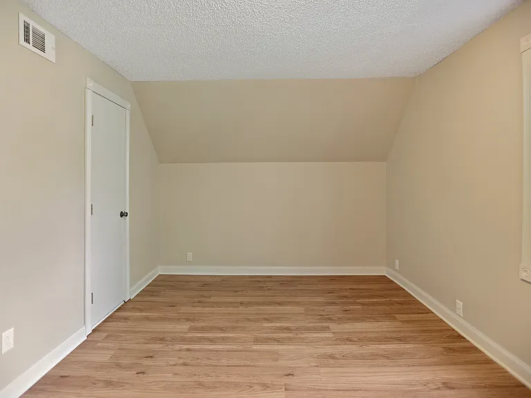 882 Raymond Ave — Photo 20