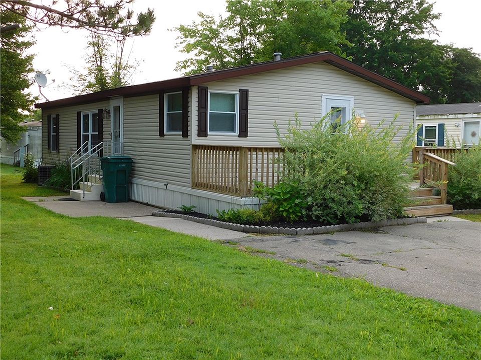 1st image of 15 Sharon Dr