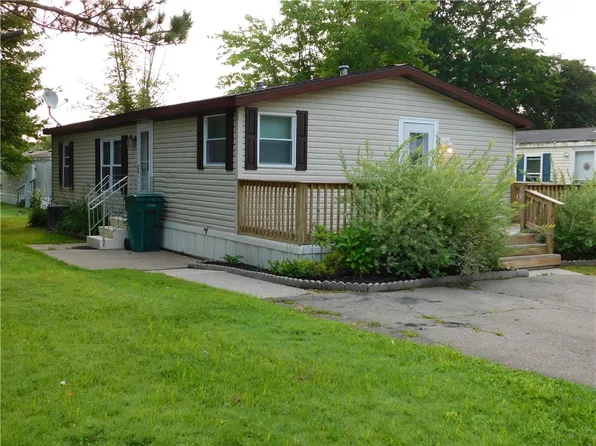 15 Sharon Dr, Mc Kean, PA 16426