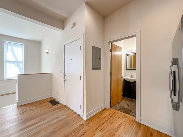 2835 N Damen Ave #R2 — Photo 5