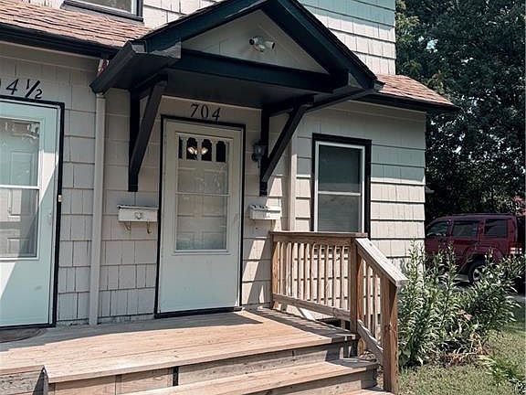 2nd image of 704 Rhodes Ave