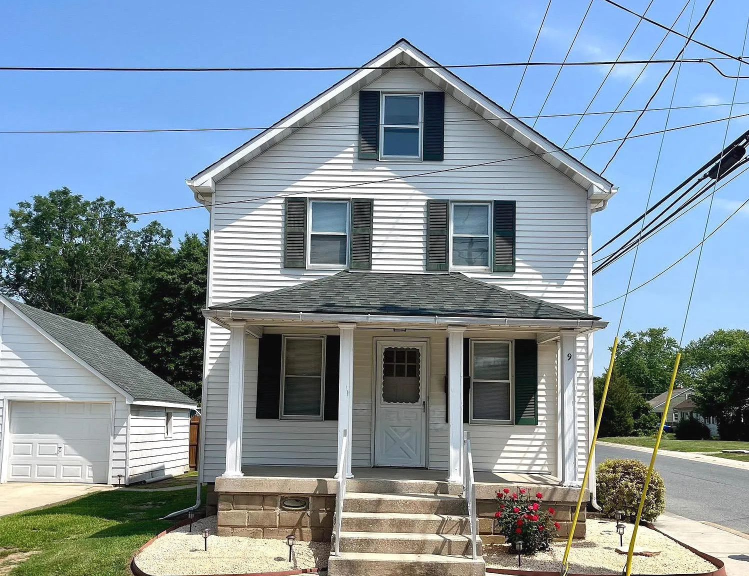 3 bed, 1040 sqft, $1,825 — Photo 1