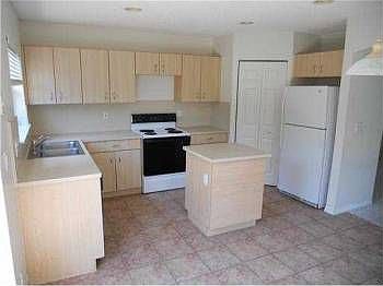 2nd image of 15723 Pines Blvd