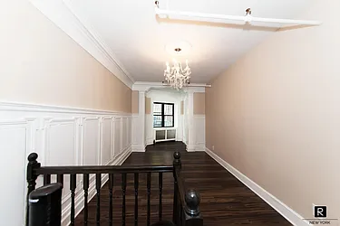 Rented by R New York