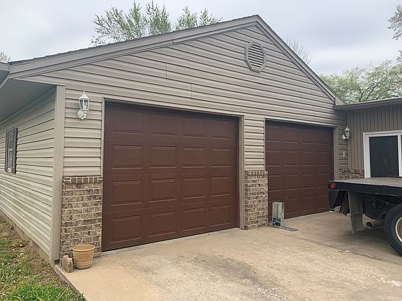 2nd image of 704 E 530th Ave