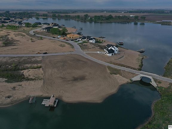 4th image of 660 Red Tail Ln