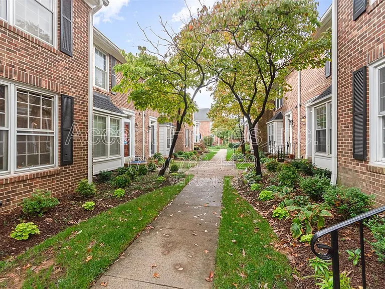 2514 S Arlington Mill Dr #C — Photo 29