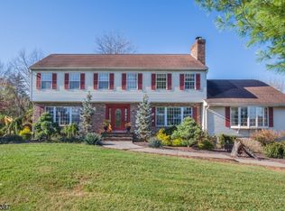 23 Old Pond Ln, Andover, NJ 07821