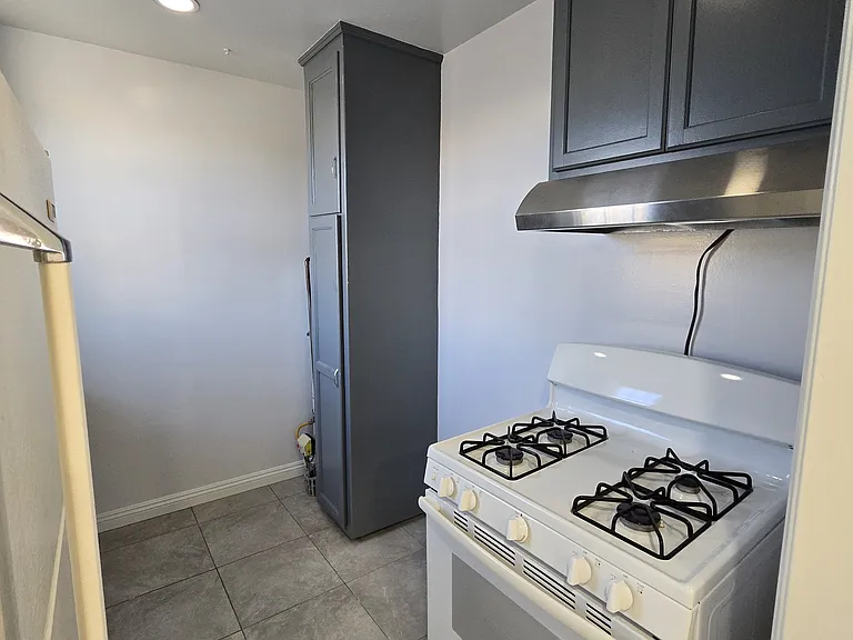 9008 Ramsgate Ave #9010 — Photo 7