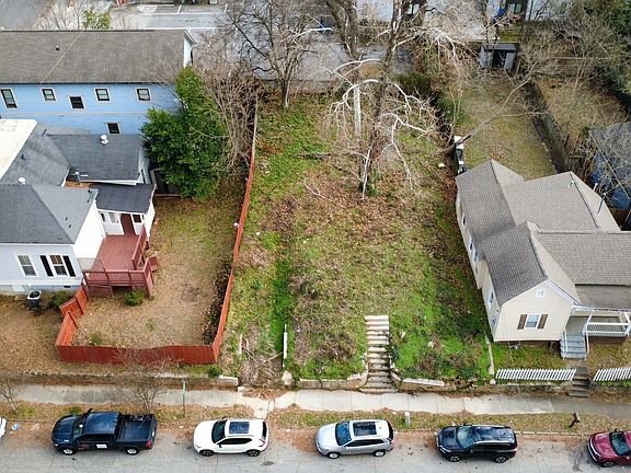 3rd image of 348 Kelly St S