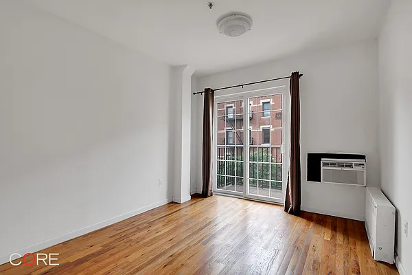 Rented by CORE | media 8