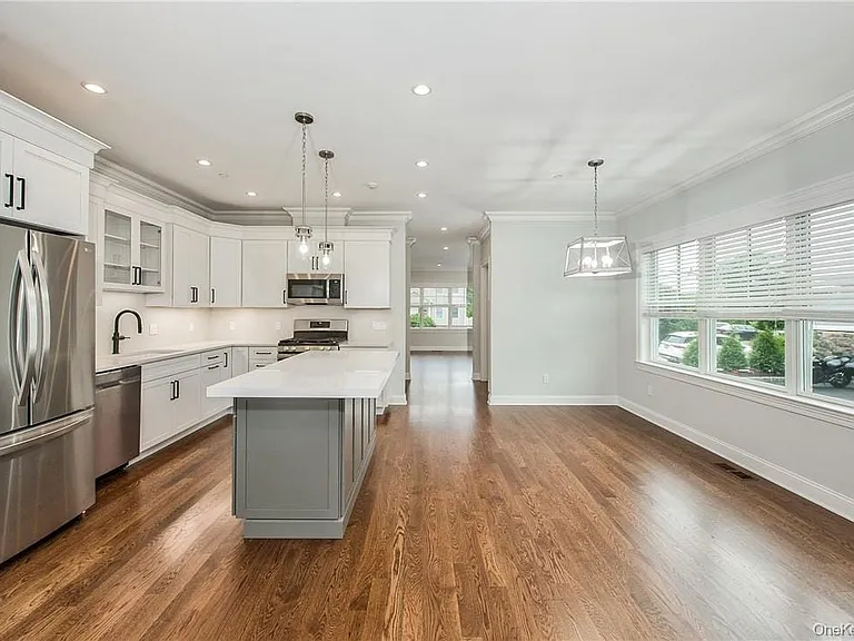 124B Maple Ave — Photo 8