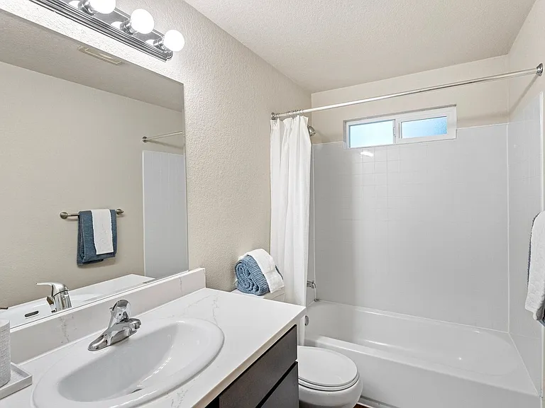 Heron View Apartment Homes — Photo 25