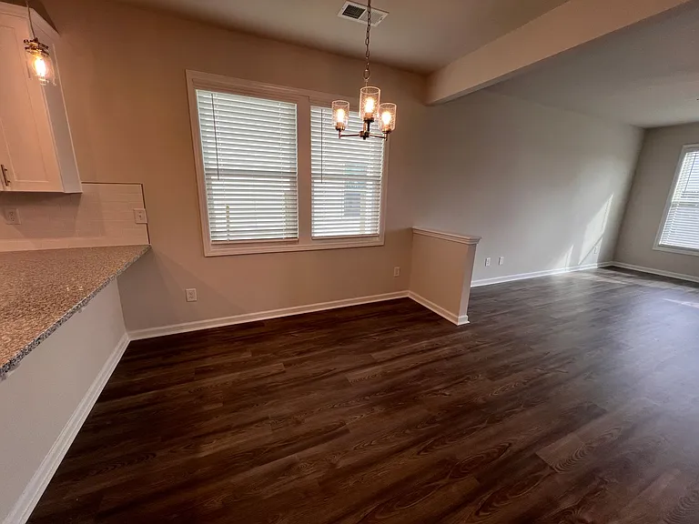 293 Mansell Park — Photo 11