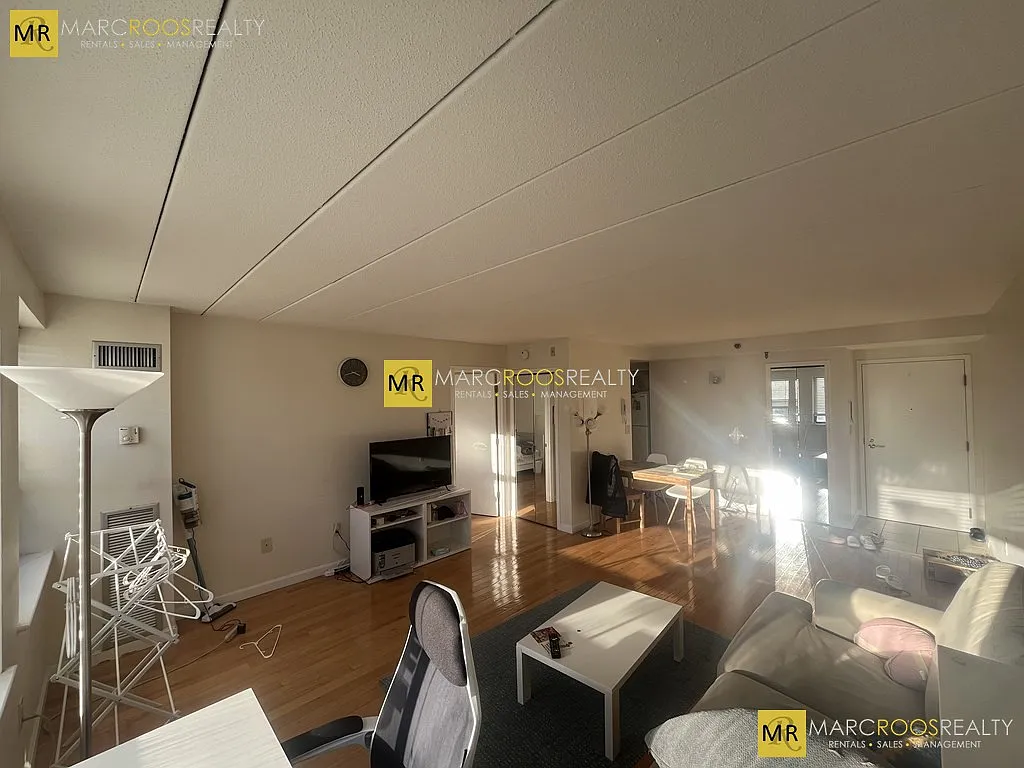 1 bed, 9999 sqft, $2,700 — Photo 1
