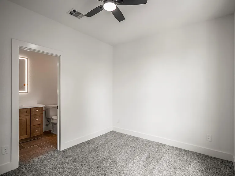 1226 E 23rd St — Photo 23