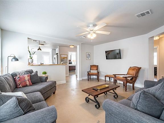 4th image of 2411 Jesse Owens Dr