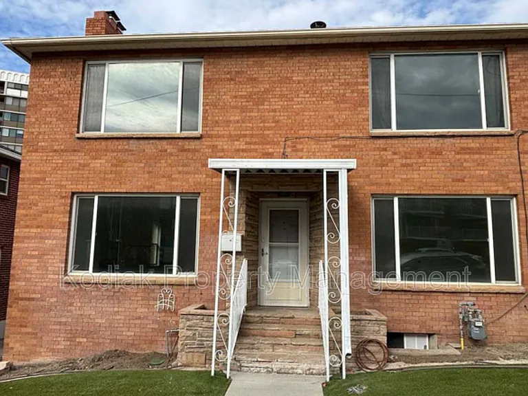 237 N N Ctr — Photo 1