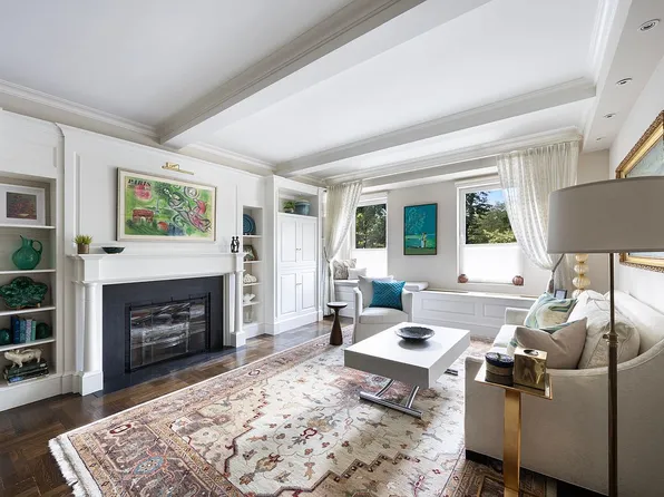 128 Central Park S #2A, New York, NY 10019