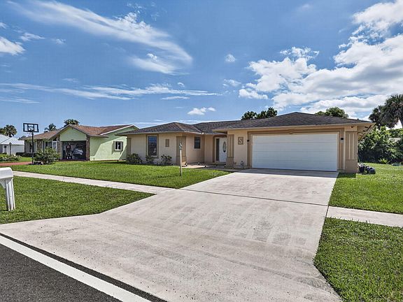 2nd image of 2523 Doral Way