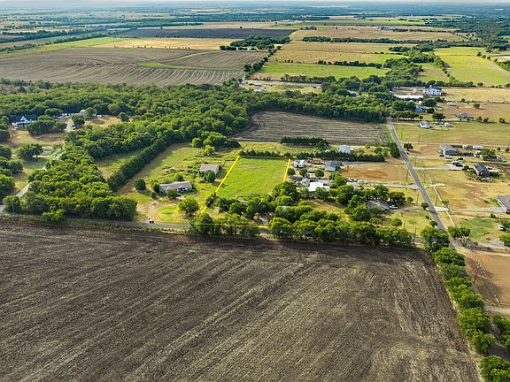 2nd image of 518 Hight Rd