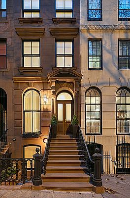 1st image of 225 E 48th St #1