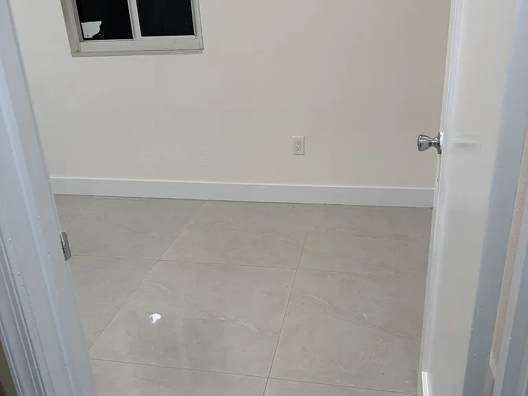 2336 NW 35th St #1 — Photo 9