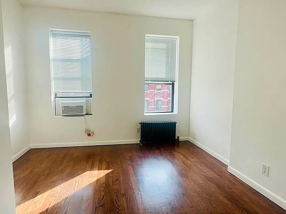 4th image of 305 E 104th St #4WEST